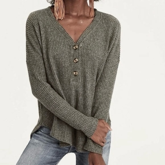 American Eagle Outfitters Tops - NWT American Eagle Soft & Sexy Plush Waffle Henley Long Sleeve Shirt - XS